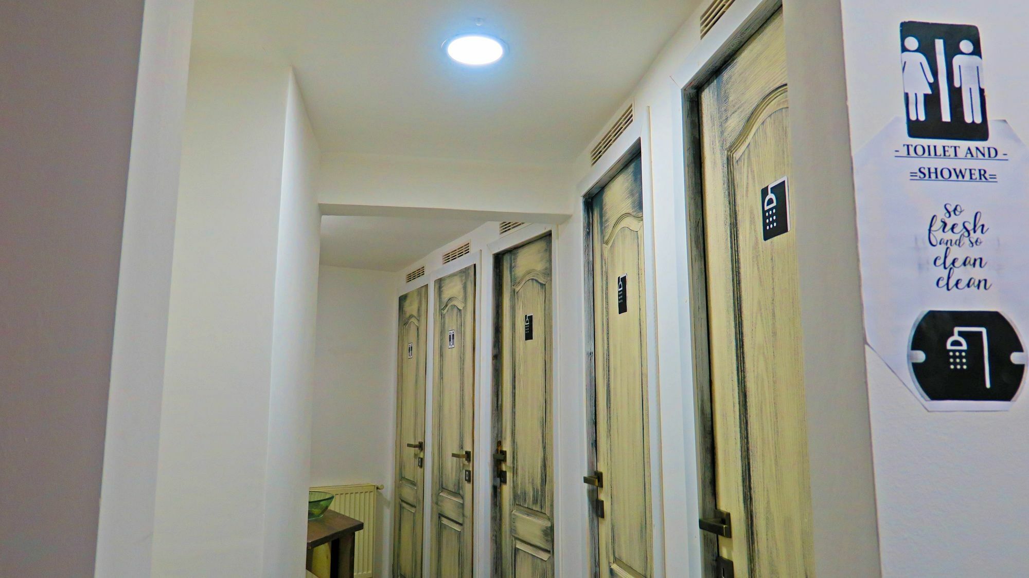 The Evil Clown Hostel Brasov Luaran gambar